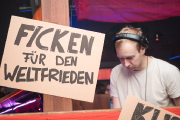 SingleParty_24